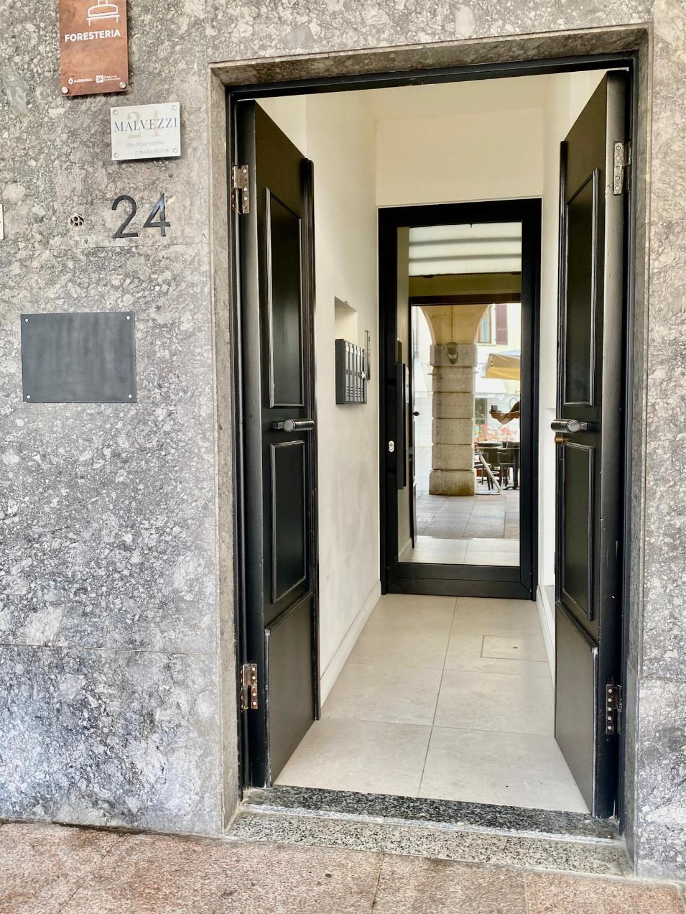 Malvezzi24 Boutique Rooms Desenzano del Garda Dış mekan fotoğraf