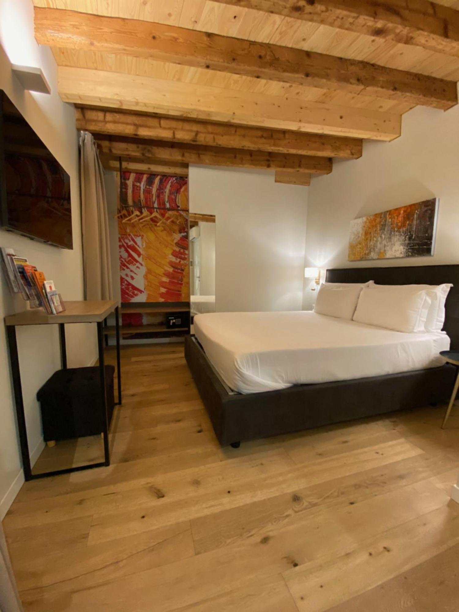 Malvezzi24 Boutique Rooms Desenzano del Garda Dış mekan fotoğraf