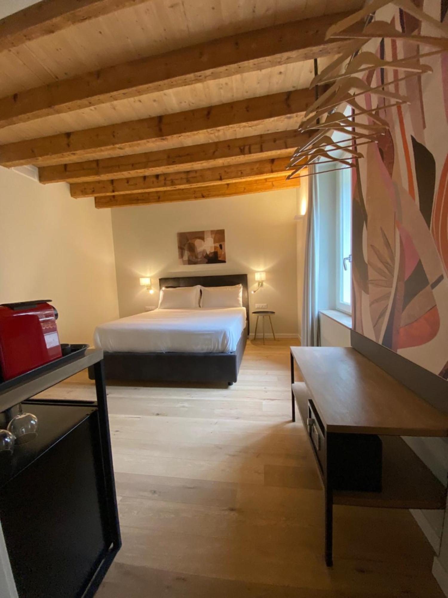 Malvezzi24 Boutique Rooms Desenzano del Garda Dış mekan fotoğraf